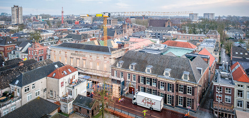 GLOUDEMANS artikel De paradoxen van het tenderen - editie 5 Huis 73 in ‘s-Hertogenbosch