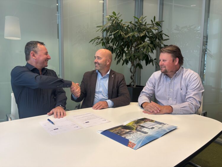 Ondertekening Afas - Ivars - Giem Broekmans - Sebastiaan Nonnekens